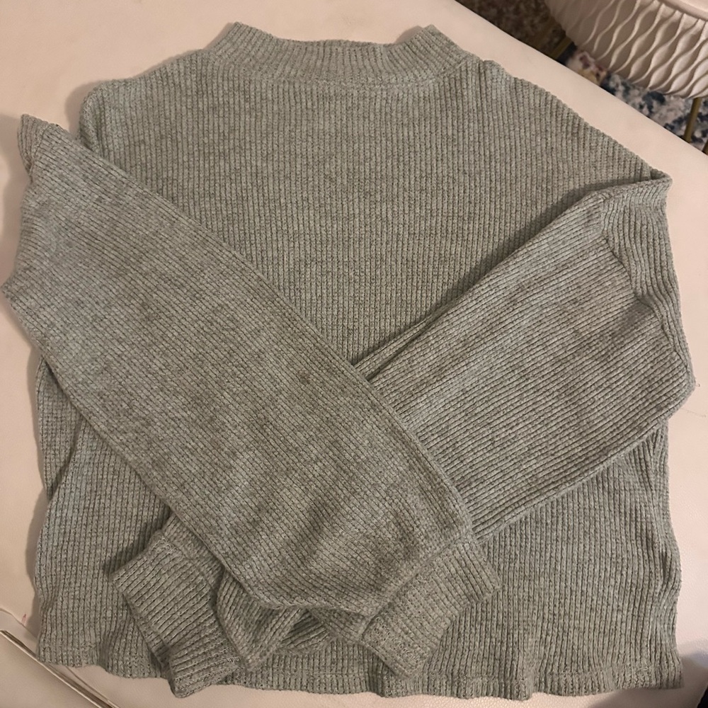 So Brand Juniors Gray Ribbed cropped Sweater- size small. Gently used